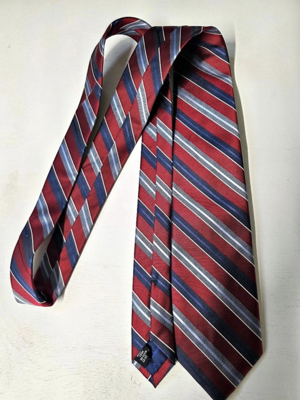 Saddlebred Men’s Necktie Red Navy Blue Gray Striped Classic Dress Tie